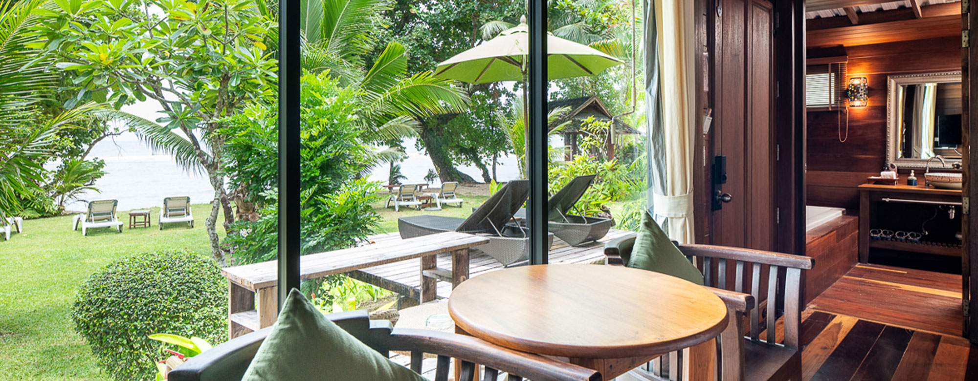 Home-Beachfront-Rooms-image01