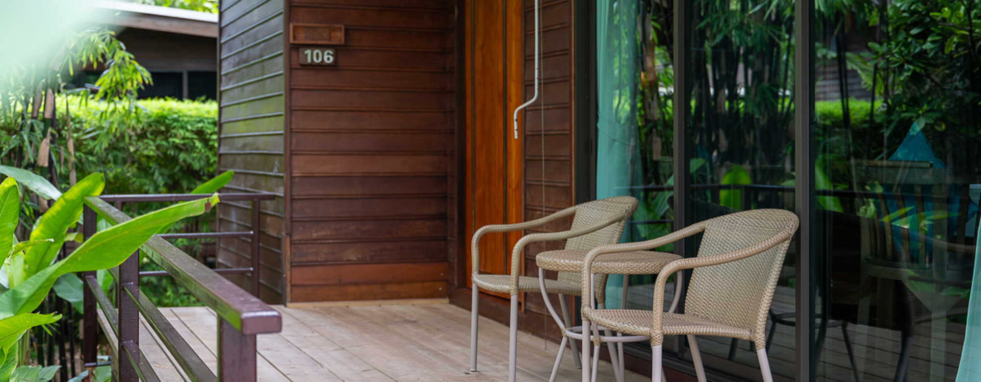 Home-Deluxe-Rooms-image01